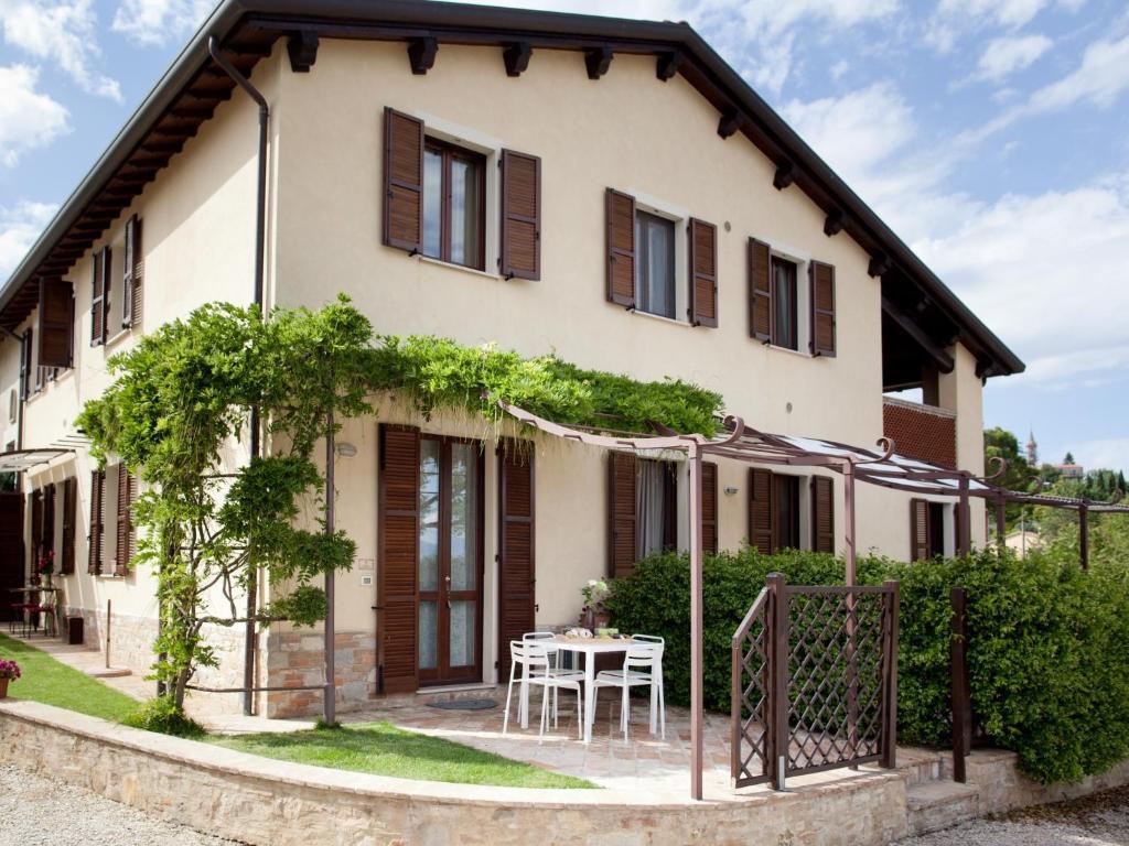 Agriturismo Il Vecchio Mandorlo Perugia Ruang foto