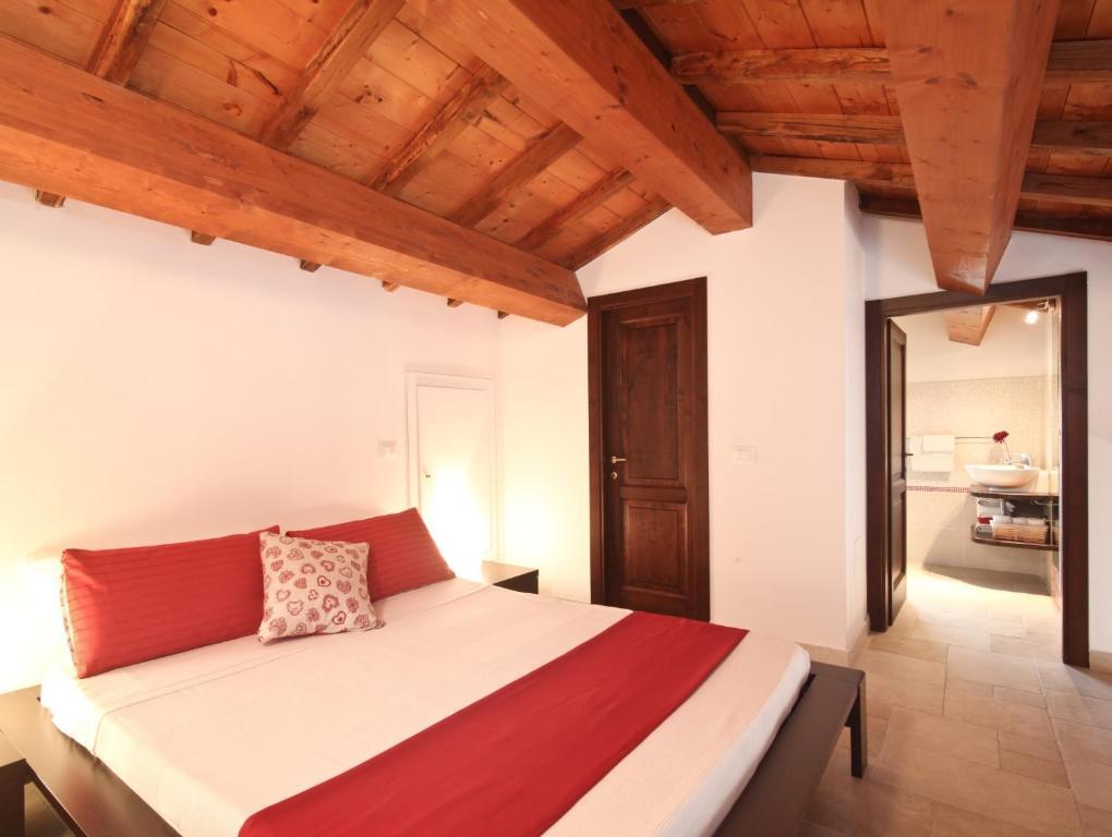 Agriturismo Il Vecchio Mandorlo Perugia Bagian luar foto